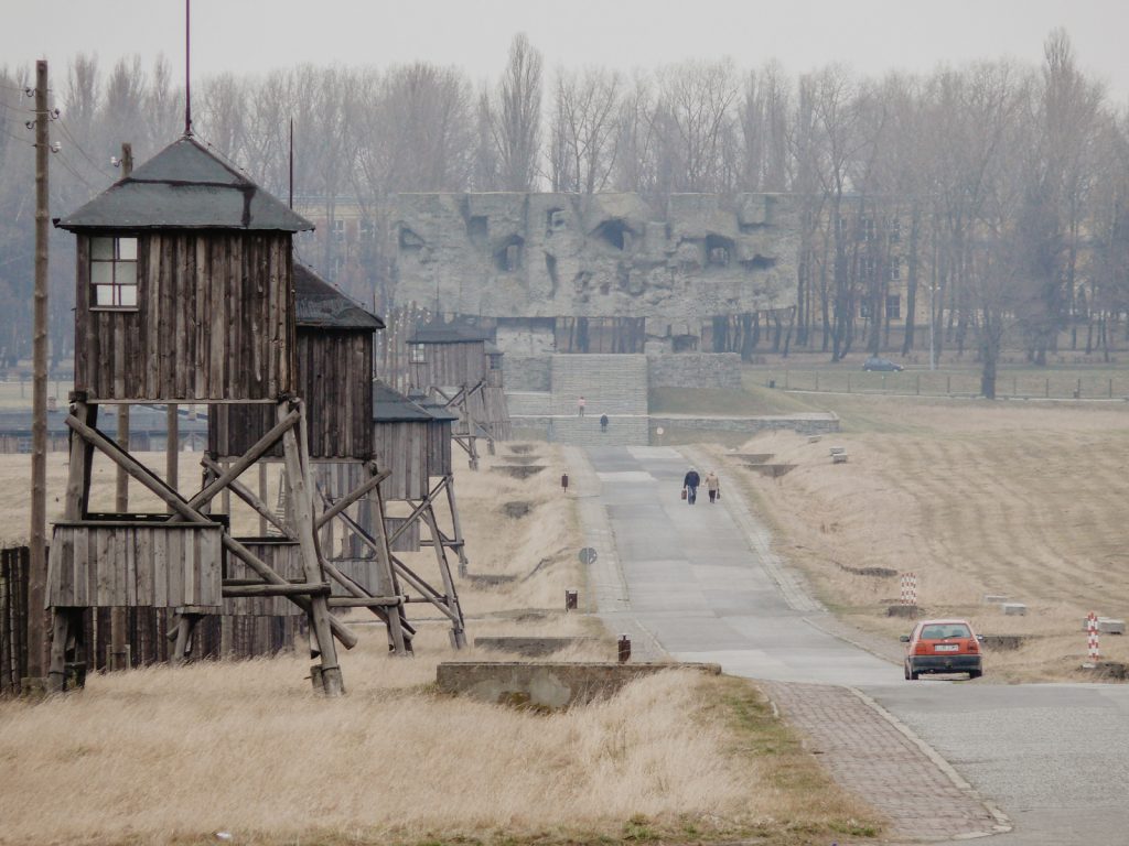 Oboz-koncentracyjny-na-Majdanku